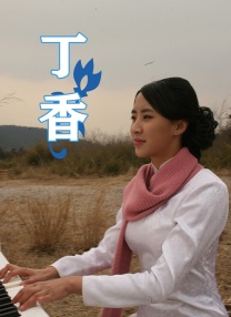 军服的女人
